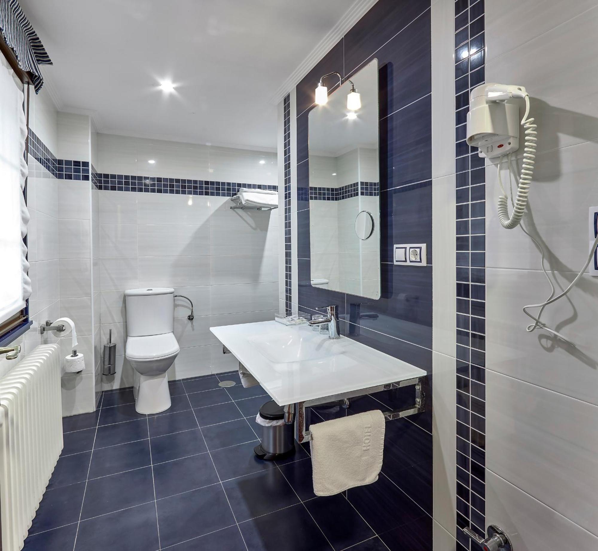 Hotel Rico Luarca Εξωτερικό φωτογραφία