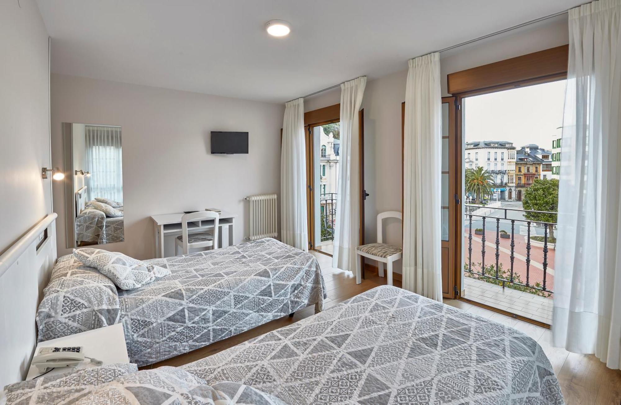 Hotel Rico Luarca Εξωτερικό φωτογραφία